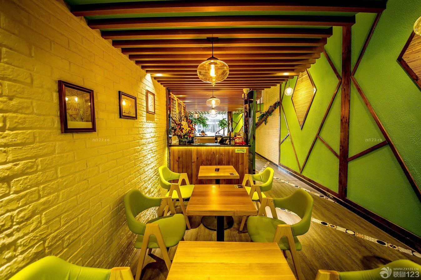 甜品店店面形象墙设计装修图