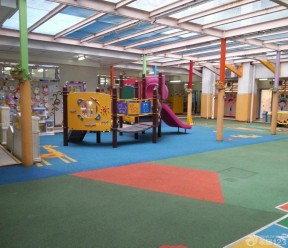 室内幼儿园滑梯图片