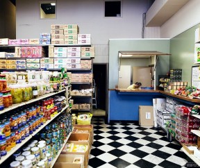 小型超市装修效果图 黑白相间地砖装修效果图片