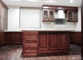 长方形厨房装修效果图 厨房实木橱柜效果图