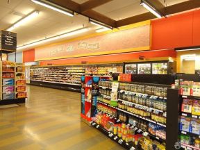 超市门店装修效果图 红色墙面装修效果图片