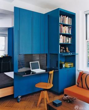 30平米小户型公寓 蓝色橱柜装修效果图片