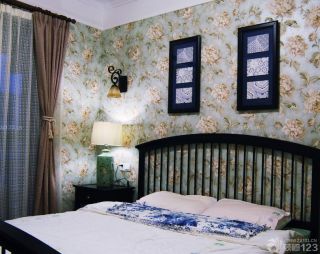 90平米两室一厅卧室大花壁纸装修设计图片