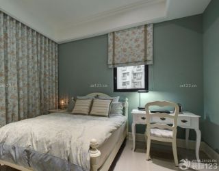 90平三室室内卧室纯色壁纸装修效果图片