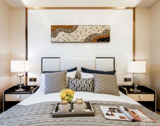 三室一厅120平米卧室床头背景墙装修效果图片欣赏 