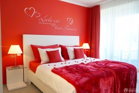 70平米小户型婚房装修效果图 红色墙面装修效果图片