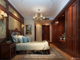 美式别墅卧室床头背景墙装修效果图