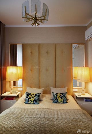 温馨80平三室一厅床软包背景墙装修效果图片