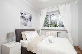 交换空间小户型卧室装修图片 白色窗帘装修效果图片