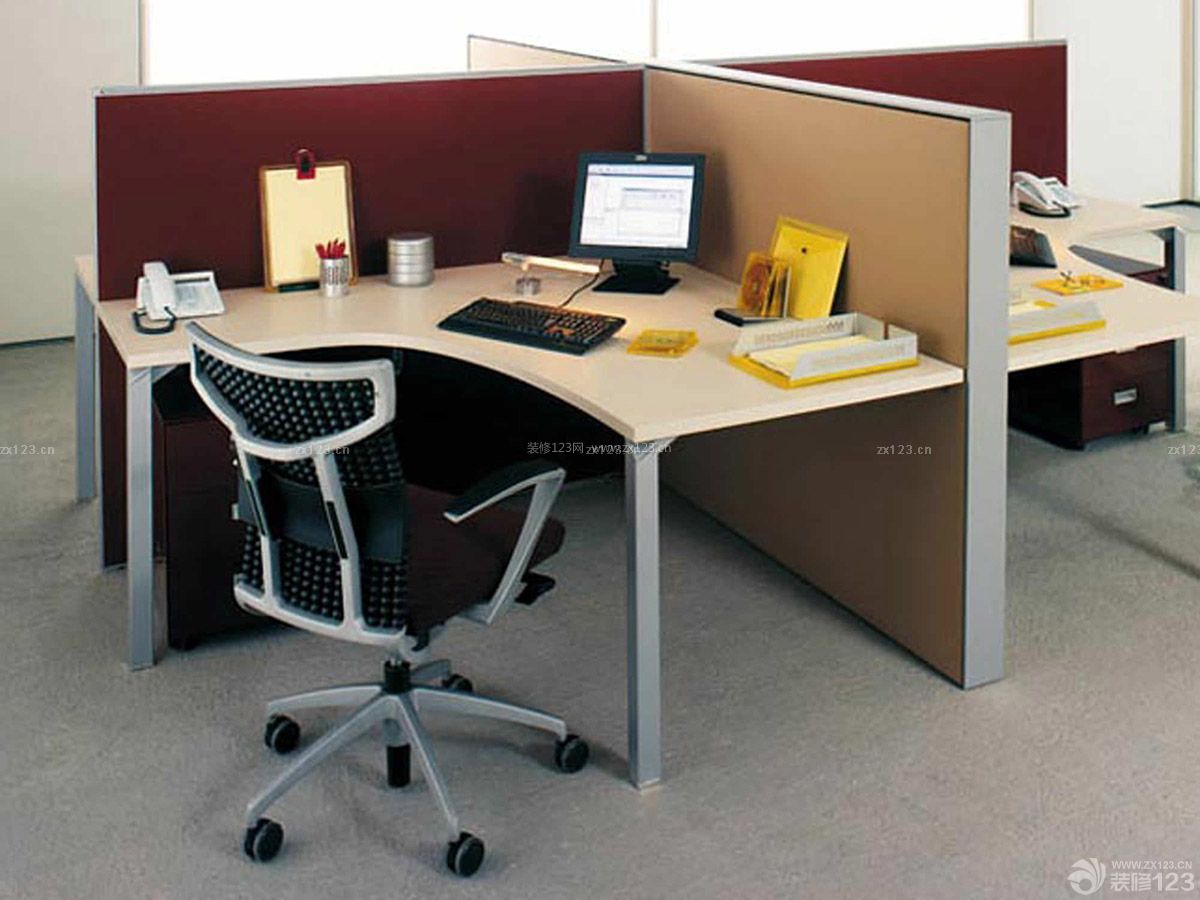 简单现代办公室隔断式办公桌效果图