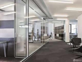 现代风格办公室玻璃隔断门装修效果图片