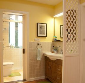 2021入户门正对卫生间玄关隔断效果图