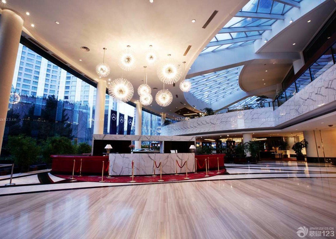 宾馆大厅仿木地板地砖装修效果图片