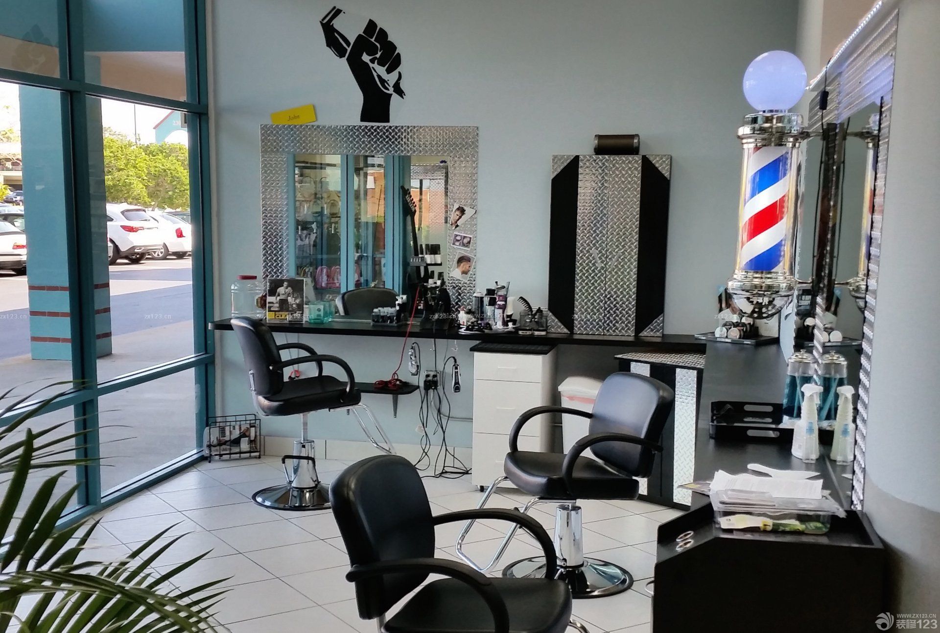 小型理发店室内装修效果图图片