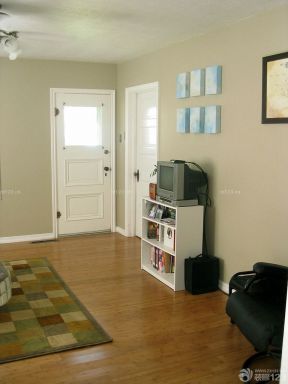 20平客厅装修效果图 白色门装修效果图片