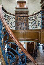 美式别墅设计室内楼梯扶手装修效果图