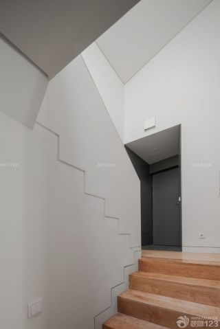 80多平米的小复式楼房子楼梯装修效果图