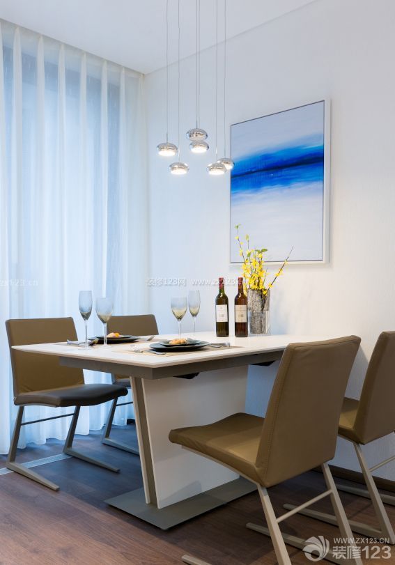 现代餐厅设计白色窗帘装修效果图片