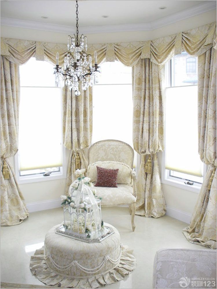 欧式家庭客厅飘窗窗帘装修效果图片