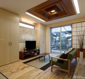 现代中式客厅装修效果图 浅黄色木地板装修效果图片