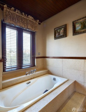  美式别墅台阶浴缸装修设计效果图片