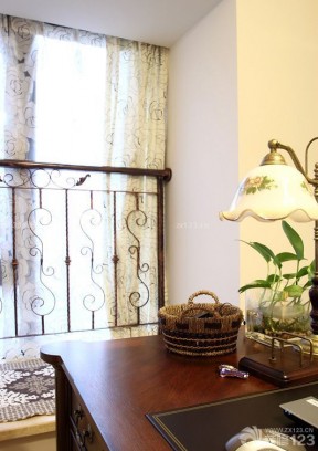 美式家居风格印花窗帘装修效果图片