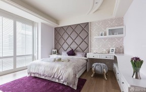 现代美式风格漂亮的卧室图片