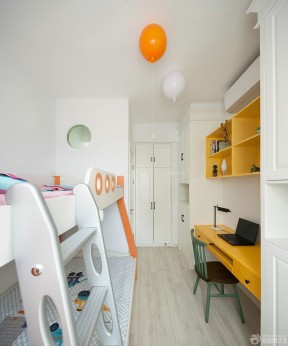 儿童房间家具双层床装修设计效果图片 