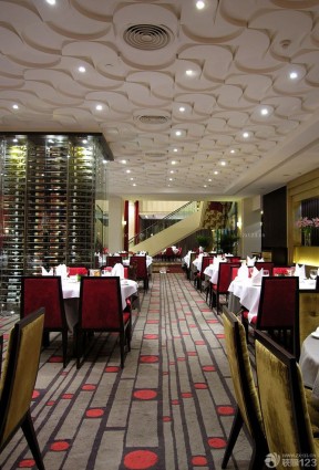 大型饭店室内酒柜设计效果图片