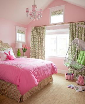 温馨粉色女生卧室 斜顶阁楼装修设计