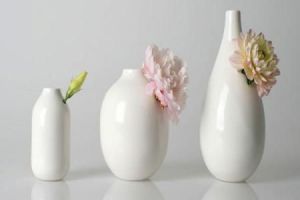 线条装饰花瓶