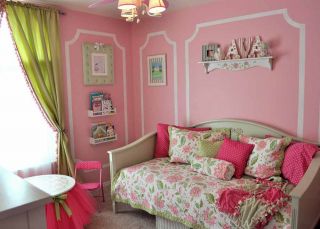 温馨粉色女生卧室吊扇灯装修图