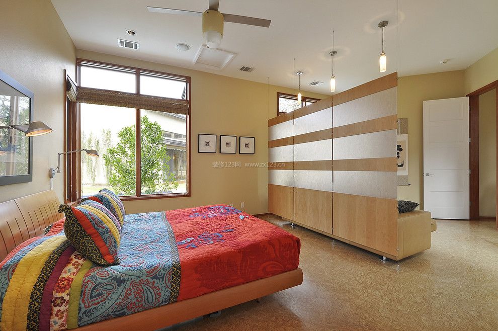 小户型家居卧室与客厅隔断装修设计