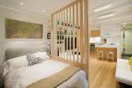卧室与客厅木质隔断设计效果图
