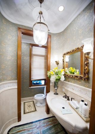 美式小别墅超小卫生间效果图片
