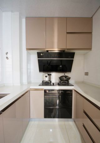 现代110平米三居室厨房装修效果图