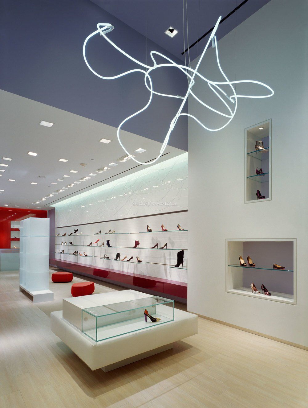 现代鞋店室内鞋柜装修效果图图集