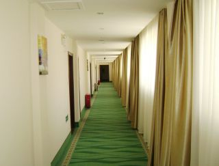 酒店走廊纯色窗帘装修效果图片