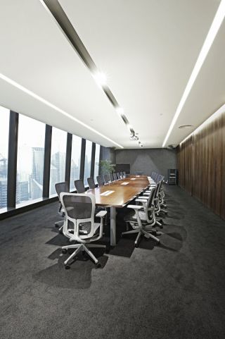 大型写字楼办公室会议室装修实景图
