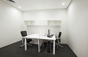 小型办公室装修图 白色墙面装修效果图片
