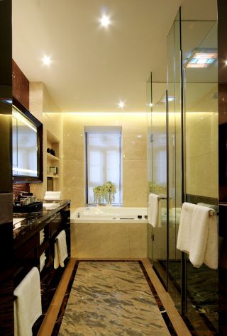 小卫生间砖砌浴缸装修效果图片