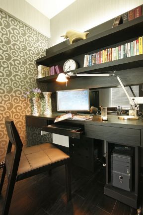 现代时尚黑白风格书柜和书桌组合装修