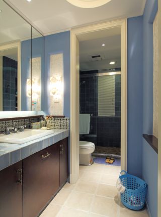 美式家装卫生间瓷砖搭配装修效果图片