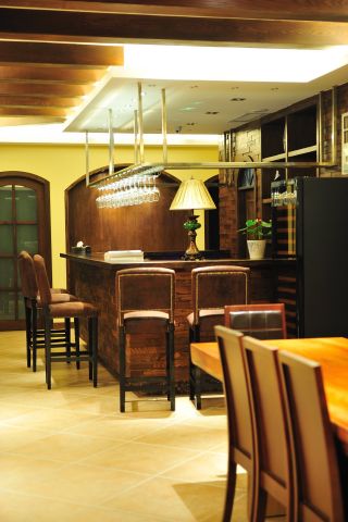 小酒吧吧台装修案例图片