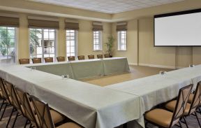 大型会议室效果图 纯色壁纸装修效果图片