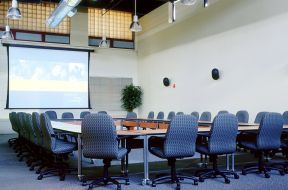 大型会议室效果图 多功能椅子装修效果图片