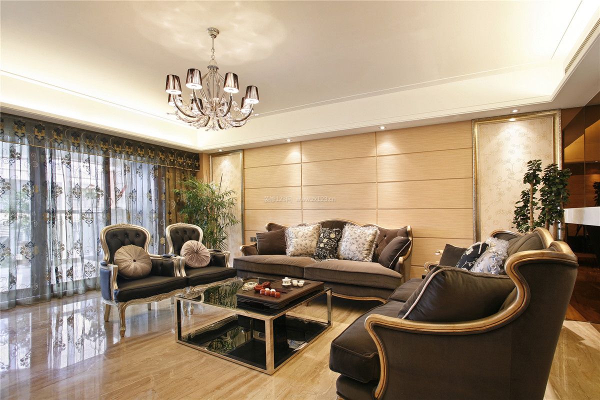 欧式风格客厅沙发摆放装修效果图片