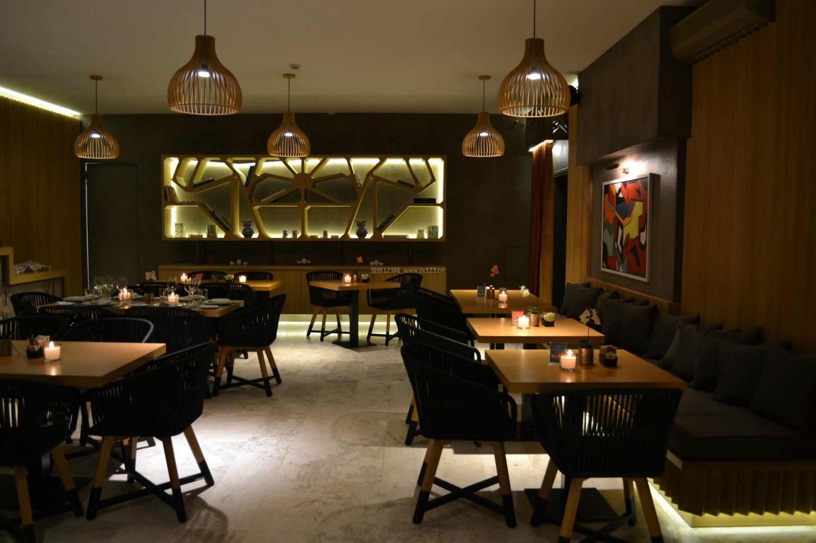 2022小型餐馆室内吊灯装修效果图图片