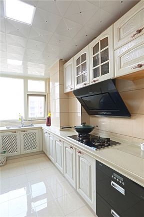 厨房装修米白色地砖效果图片