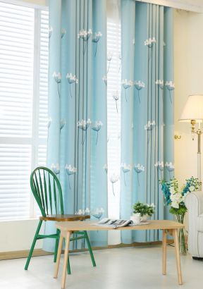 公寓房屋蓝色窗帘装修效果图片